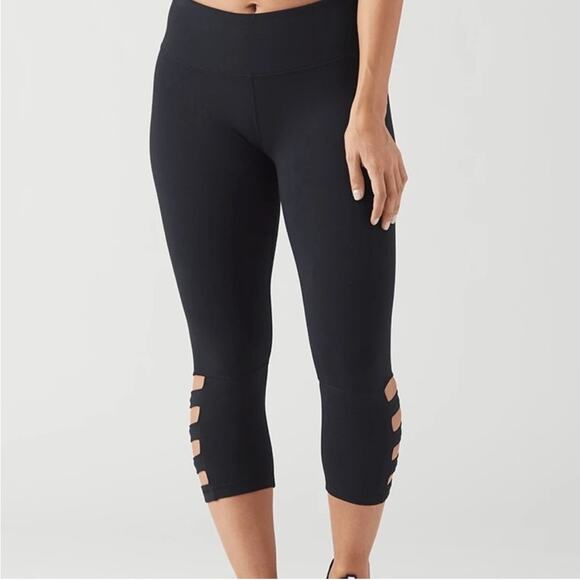 Glyder Black Ninja Leggings Cropped Cutout Calves Small - Picture 2 of 8